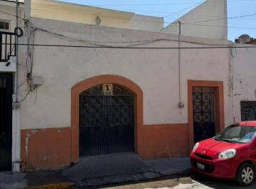 Casa de 5 habitaciones, León · Casa en Venta en Zona Centro en Calle Donato Guerra, Leon, Gto