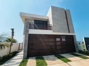 0a4823480982365ece59276fc22445004f41a7276ddf38ca04572481a271cf50 · Casa en Venta en Veracruz con Alberca Fracc. Las Olas