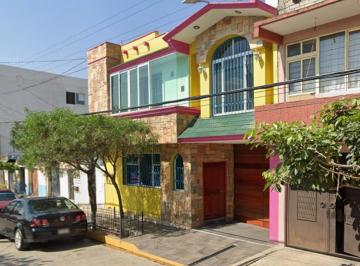 Casa de 4 habitaciones, Oaxaca de Juárez · Hermosa Casa en Venta en Oaxaca en Excelente Estado con Alta Plusvalia!