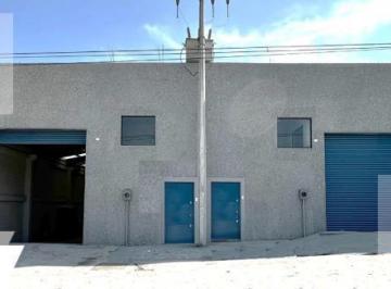 Bodega comercial · 880m² · 4 Estacionamientos · Bodega en Renta Santa Catarina