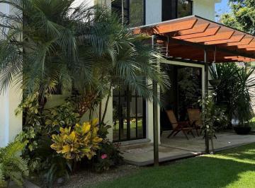 Casa · 216m² · 3 Recámaras · 2 Estacionamientos · Casa en Fraccionamiento La Cañada