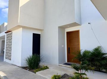 Casa · 268m² · 3 Recámaras · 2 Estacionamientos · Casa en Venta en Privada Dzitya Viarán 3 Habitaciones y Alberca