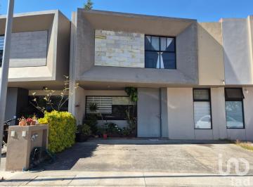 Casa · 147m² · 3 Recámaras · 2 Estacionamientos · Casa en Venta en Jesus del Monte Morelia