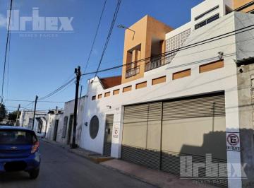 Casa · 4 Recámaras · 2 Estacionamientos · Espectacular Residencia en Venta en El Barrio de Santa Lucía, Campeche
