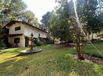 Casa · 800m² · 4 Recámaras · 2 Estacionamientos · Casa en Renta con Bungalow a 5 Minutos de Club de Golf Avándaro