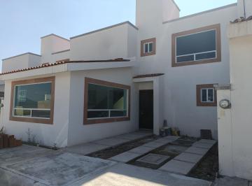 Casa de 3 habitaciones, Tequisquiapan · Casa a Estrenar de 3 Recamaras y 4 Baños