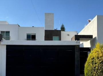 Casa · 184m² · 4 Recámaras · Casa en Villa Magna