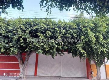 Casa de 5 habitaciones, Querétaro · Renta Casa Centrica con Uso de Suelo Comercial 5 Habitaciones 3 Baños Estacionamiento