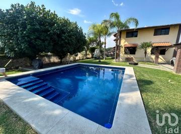 Casa · 2m² · 4 Recámaras · 5 Estacionamientos · Casa en Venta en Campo San Rafael, Atlacholoaya, Xochitepec, Mor.