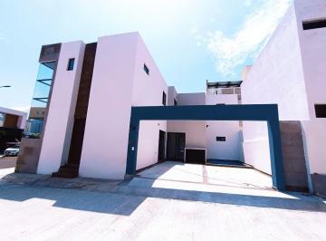 6d7568d58b9abd54d92fa3a4c942fdffe13423bf5a1106a7c6386172c730aa03 · Casa en Venta en Veracruz con Hab. en P. B. y Alberca Fracc. Lomas Residencial