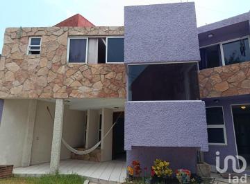 Casa · 212m² · 5 Recámaras · 2 Estacionamientos · Casa en Renta Amueblada en Rincon de Arboledas Puebla