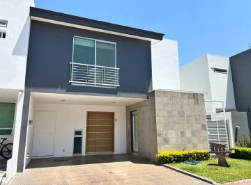Casa de 3 habitaciones, Zapopan · Casa en Venta en Solares