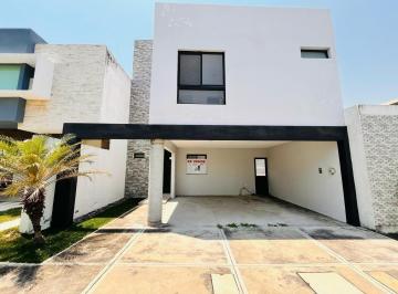 084b7472230e3c67bcd2322be08000f46556b306ab43c43092c65bca700be502 · Casa en Venta en Veracruz Frente a Área Verde Fracc. Lomas de La Rioja.