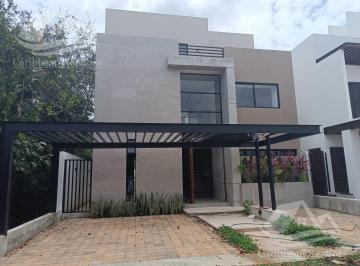 Casa · 352m² · 4 Recámaras · Casa en Venta en Via Cumbres