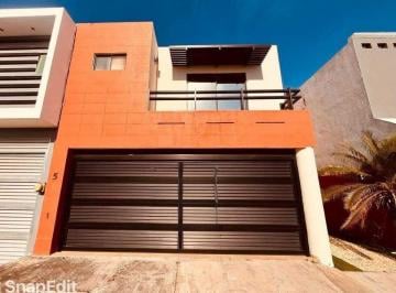 53459e5791dbaef137fea18cfc66beb9371e30632adc143480eb3c957520cb3c · Casa en Venta en Veracruz con Doble Fachada Fracc. Lomas Residencial