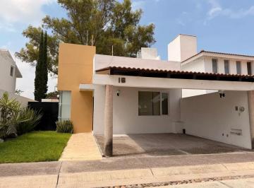1 · Casa en Venta en Tres Arroyos Al Norponiente de Aguascalientes (Ie)