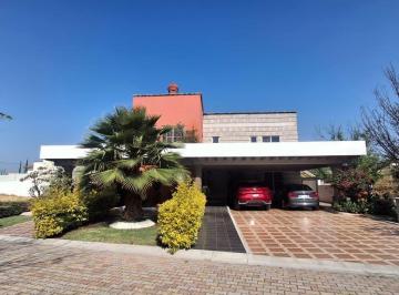 Casa · 667m² · 5 Recámaras · 4 Estacionamientos · Casa en Venta en Ampliación Huertas del Carmen Corregidora Queretaro