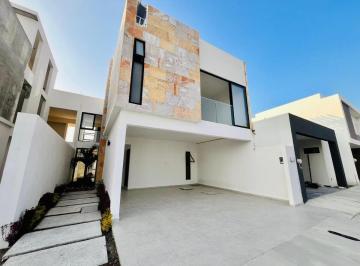 c69a437aba536932890362731b22b5981154def82ca1b9af072aa264484b8ed3 · Casa en Venta en Veracruz Fracc. Punto Lomas con Roof Top