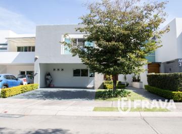 Casa de 3 habitaciones, Zapopan · Casa en Venta en Olivos Residencial