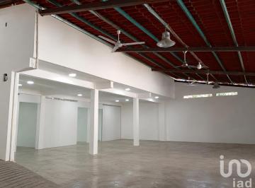Bodega comercial · 125m² · 3 Recámaras · 5 Estacionamientos · Renta de Bodega con Recamaras en Huauchinango