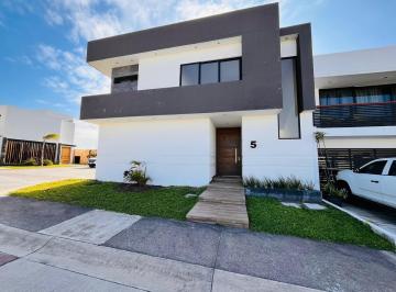 d78aa7c435c94041708a3bf6ce0f44ca0ef01e9b2a7bb426d9f1ffedc9eecd07 · Casa en Venta en Veracruz con Alberca y Vista Al Mar Fracc. Punta Tiburón