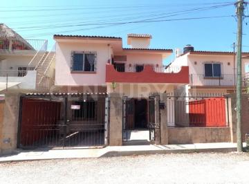 Casa · 202m² · 3 Recámaras · 2 Estacionamientos · Encantadora Casa de 3 Recámaras en Bucerías