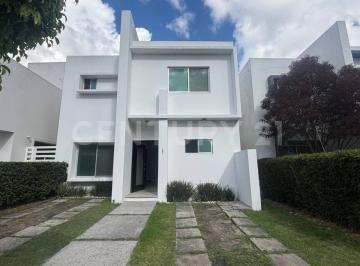 Casa · 173m² · 3 Recámaras · 2 Estacionamientos · Casa en Renta Puebla Blanca, lomas de Angelopolis