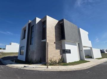 3aa74067c59c4f9da9193bb3605d75cd265cf122c69206f0f3c06baeb863b6c6 · Casa en Venta en Veracruz en Fracc. Lomas de La Rioja
