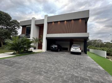 e8358a13184aa1f6aa2a1899f5752117ad164e03d9d2c1579b72a7486ebae4f1 · Casa en Venta con Vista Al Campo en El Yucatán Country Club.