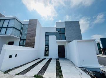 245755114b5de238f909548044d4a254ae8458dcf94b2ce1f38c190489b42763 · Casa en Venta en Veracruz con Hab. en P. B. Fracc. Lomas de La Rioja