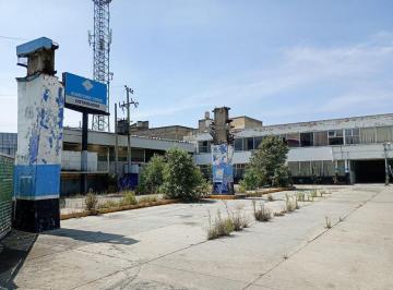 Bodega comercial · 3200ha · 10 Estacionamientos · Inmueble Industrial/comercial en Venta – Amplio Frente a Calle Principal