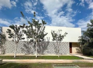 02986a72ac881ad462171f85b4169e8e4f8797ec86a89bcb5a10dc797a4dfb72 · Casa en Venta en Privada Xtacay Dentro de Yucatán Country Club, Mérida, Yucatán.