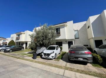 Casa · 98m² · 3 Recámaras · 2 Estacionamientos · Casa en El Campestre