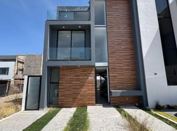 Casa de 4 habitaciones, Zapopan · Casa en Bosques Vallarta en Venta 4 Recamaras