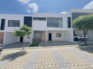 Casa · 180m² · 3 Recámaras · 2 Estacionamientos · Venta de Casa Nueva en Lomas de Angelopolis III