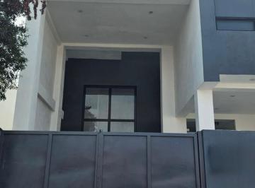 Casa · 716m² · 9 Recámaras · 11 Estacionamientos · Casa de Huéspedes en Venta en Colonia Burócrata