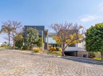 Casa · 720m² · 4 Recámaras · 6 Estacionamientos · Casa en Venta en Lomas de Angelopolis I, San Andres Cholula Puebla