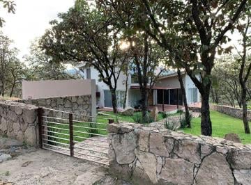 Casa de 2 habitaciones, Zapopan · Casa con Alberca