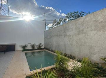 Casa de 3 habitaciones, Mérida · Casa en Privada I Recamara Planta Baja | Entrega Inmediata I Cerca de Altabrisa