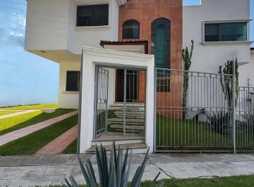 Casa de 3 habitaciones, Zapopan · Casa Venta Remodelada en Lomas Altas
