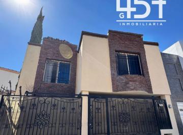 Casa de 3 habitaciones, Saltillo · Casa en Venta – Fracc. Baluarte