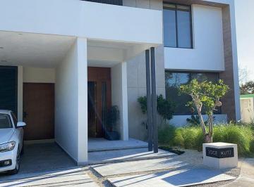 34039c168655d813f76e6d0ead7c4ba0568cb4cd48b46963753ee1731756389c · Residencia en Venta con Paneles Solares Privada Kutz, en El Yucatán Country Club