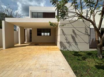 Casa de 5 habitaciones, Mérida · Casa con 337 m² Superficie de Terreno, 5 Habitaciones en Venta en Parque Natura