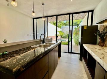 Casa de 2 habitaciones, Mérida · Casa en Venta en Mérida Centro | Nueva con Alberca, Acabados de Primera