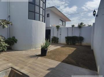 Casa · 204m² · 4 Recámaras · 2 Estacionamientos · Casa en Venta con Terreno Excedente Fraccionamiento Puente Moreno