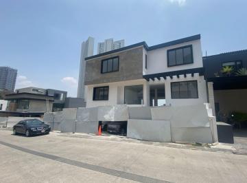 Casa de 5 habitaciones, Huixquilucan · Casa en Construcción en La Vista