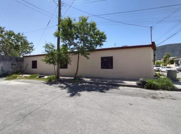 Casa de 2 habitaciones, General Escobedo · Casa con Vocacion Comercial en Venta en Escobedo