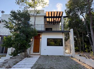 Fachada principal · Casa en Renta/enta Aldea Kaan