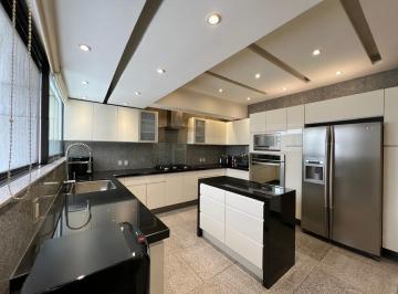 Departamento · 282m² · 3 Recámaras · 3 Estacionamientos · Departamento en Bosques de Las Lomas