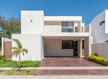Casa en condominio de 4 habitaciones, Mérida · Casa en Renta, Privada Parque Natura